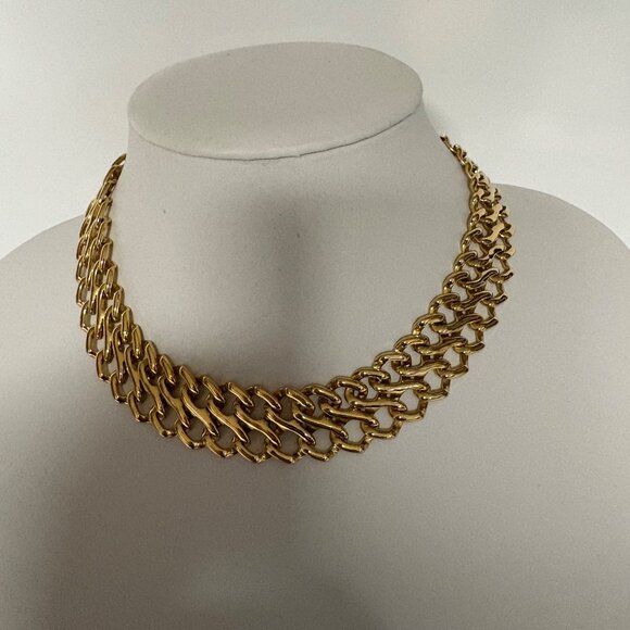Gold Tone Interlocked Chain Link Choker Necklace Fold Over Clasp Chunky Classic - Picture 1 of 6